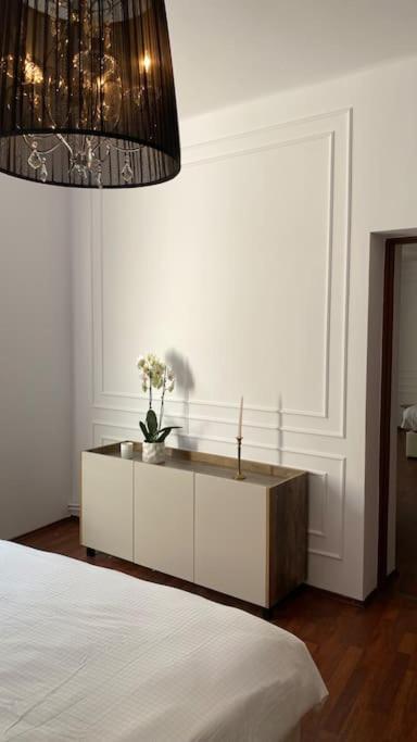 Hidden Gem Apartment In The Center Of The City Braşov Exterior foto